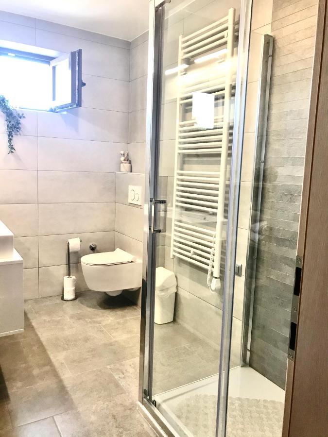 Apartment Nika Ровин Екстериор снимка